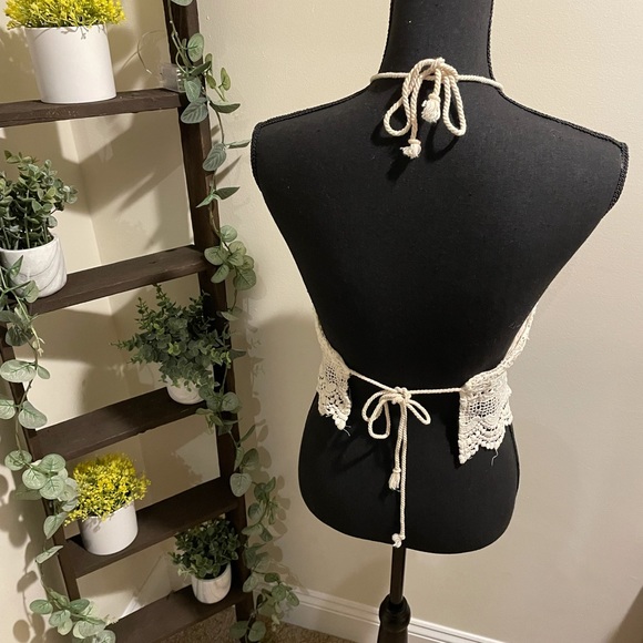 Backless halter - Picture 2 of 2